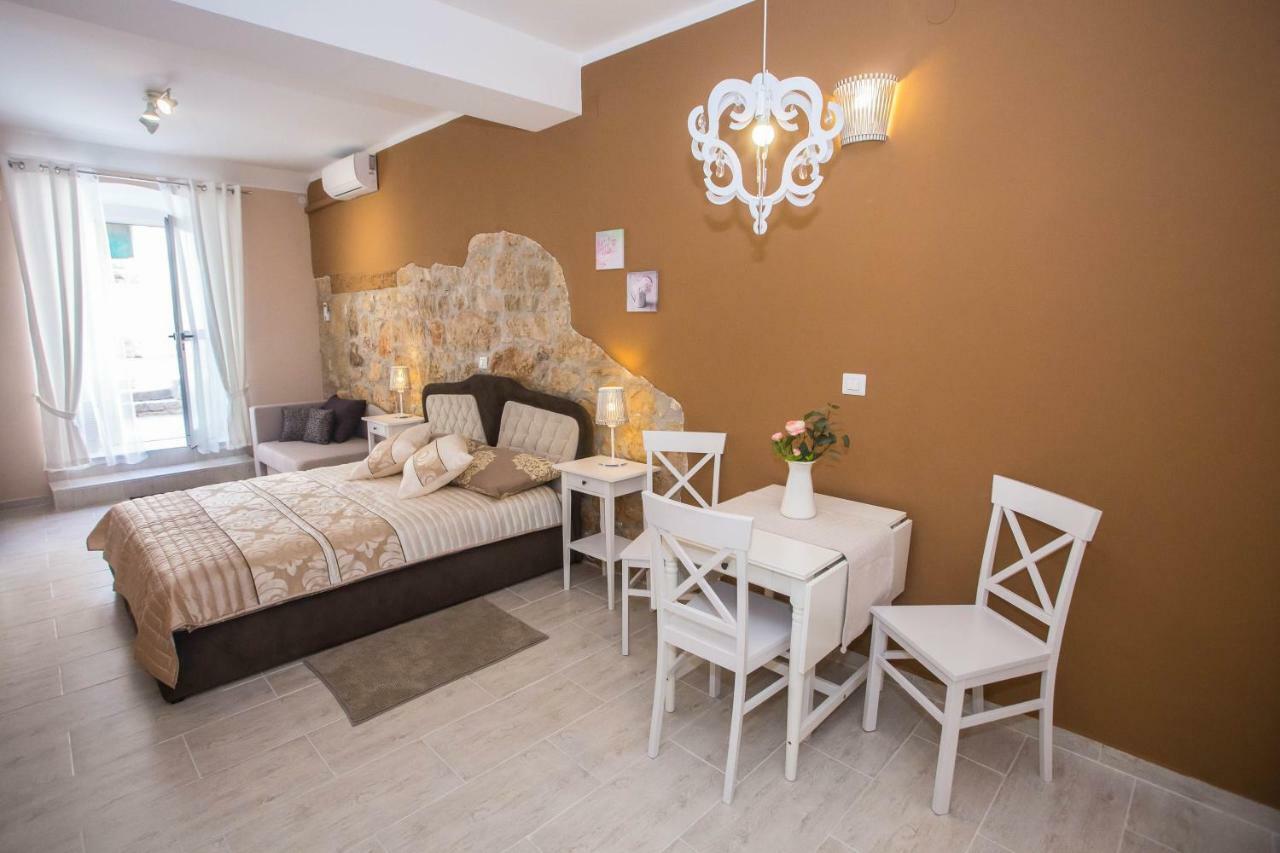 Studio Apartments Cittavecchia โปเรช ภายนอก รูปภาพ